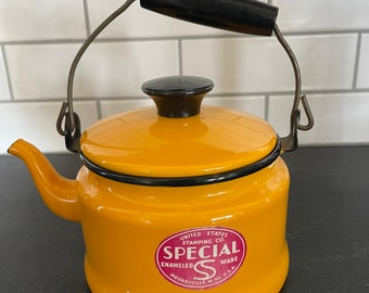 Vintage sunny yellow enamelware, tea, kettle tea pot, collectible, kitchen ware, kitchen Special S