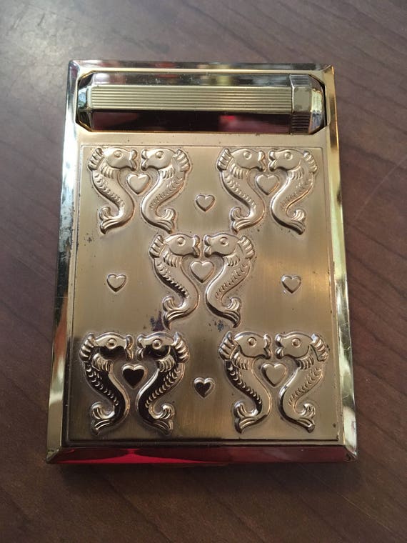 Richard Hudnut compact - DuBarry - kissing fish, h