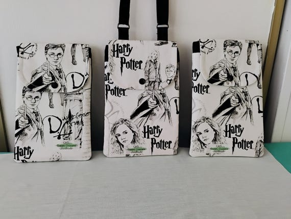 Harry Potter cellphone bag.