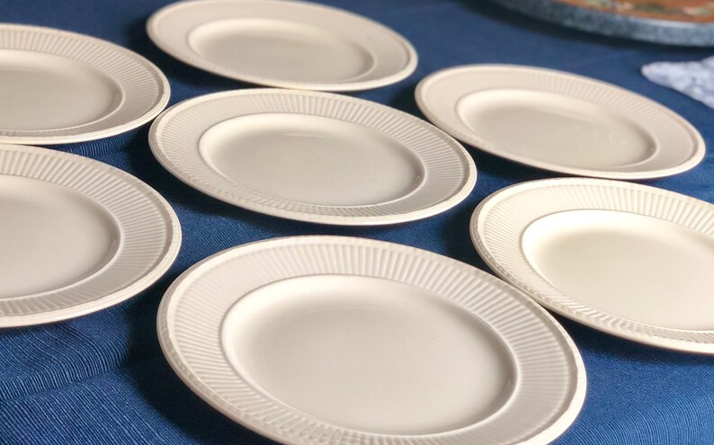 Набор тарелок из натурального кедра magistro. Plate made. Круглая тарелка для торта. Тарелка из акации. Тарелки под дерево.