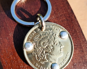 Llavero con medallón de Alejandro Magno - Talismán hecho a mano