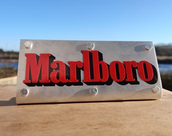 Letrero remachado hecho a mano de Marlboro