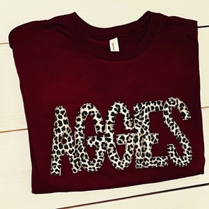Aggies Aggie Mom Maroon Leopard Tee