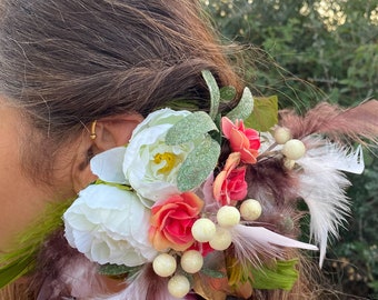 Boho Chic Feather and Flower Ear Cuff – Nature-Inspired Ear Jewelry