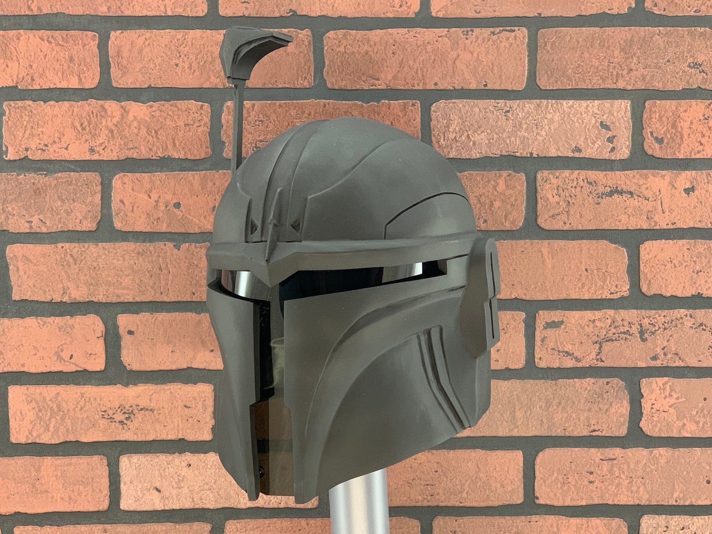 THE MANDALORIAN STEEL WEARABLE HELMET SPECIAL GIFT.