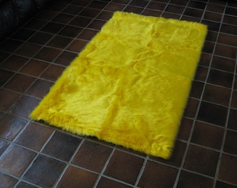4' x 6'  Premium Yellow Faux fur rug non-slip washable and a canary real chic and nice for teens