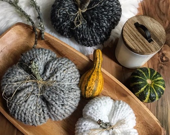 KNITTING PATTERN pumpkins, Easy knit Pumpkins , Hand Knitted pumpkins, Fall knit decor, knitted pumpkins, autumn decorations