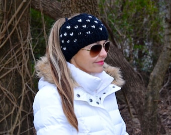 PATTERN Black White Fair Isle Print Women's Girls Messy Bun Ponytail Beanie Hat Cap