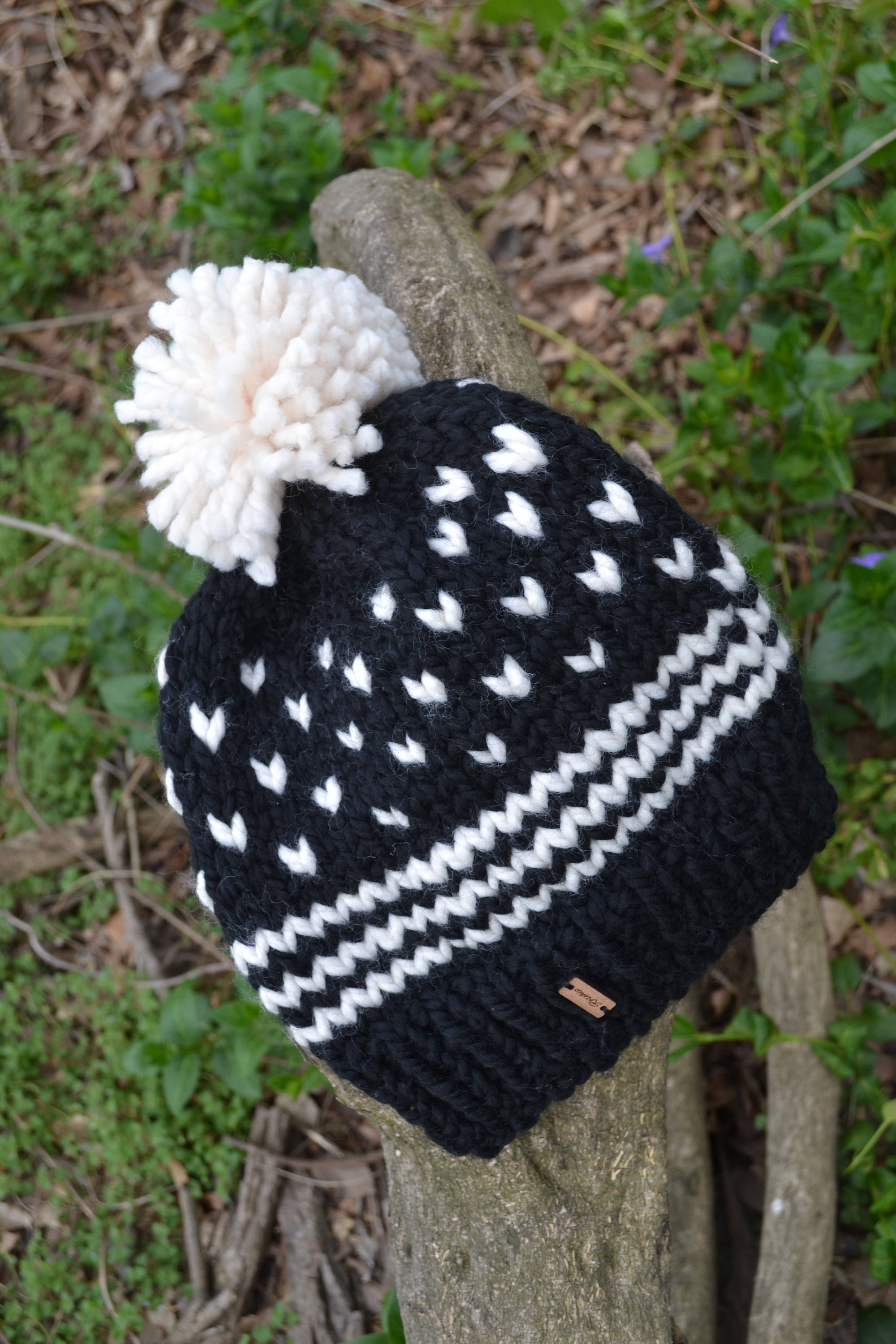 BRAND NEW Ann Taylor Loft Fair Isle Pom Pom Black & White Beanie 031964_bla_mwh_womens_thinsula  main image 2