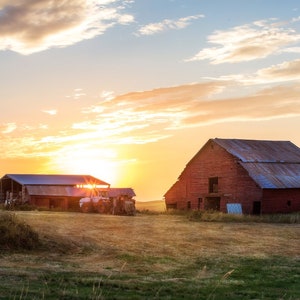 Large rural landscape photography, red barn print, farmhouse decor, Palouse photo, farm sunset, fine art photography print, canvas or metal