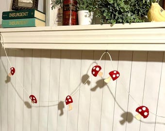 6’ Foot Mushroom Garland