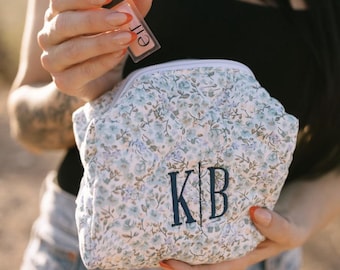 Bridesmaid Gifts Embroidered Floral Makeup Bag, Custom Quilted Cotton Cosmetic Bag, Personalized Gift, Toiletry Bag Women, Pouch Travel Bag