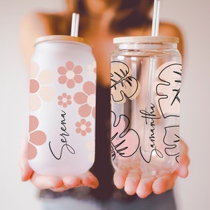 Personalized Iced Coffee Cup Floral Retro, Custom Can Glass with Lid and Straw, Bridesmaid Gift, Bachelorette Glass Cup, Bridesmaid Proposal