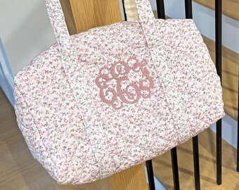 Embroidered Quilted Tote Bag, Monogrammed Mini Duffle Bag Floral, Bridesmaid Gift, Bridal Party Bag, Overnight Bag with Zipper, Gift for Her