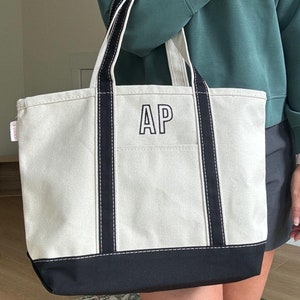 Large Canvas Tote Bag With Zipper, Monogram Tote Bag, Bridesmaid Gift, Embroidered Classic Tote, Teacher Bag, Gift for Her School Bag