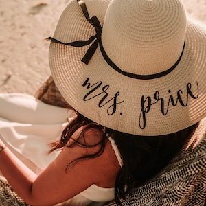 Bride Beach Hat, Personalized Sun Hat, Bridal Shower Gift, Floppy Hat Bachelorette Party, Wedding Gifts, Honeymoon, Bridesmaid Gifts
