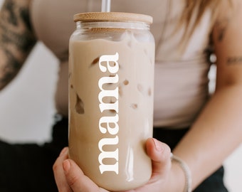 Mama Iced Coffee Cup Glass Iced Coffee Cup for Mom with Lid and Straw, Mama Glass Can Mother's Day Gift, Birthday Present New Mom Gift Idea