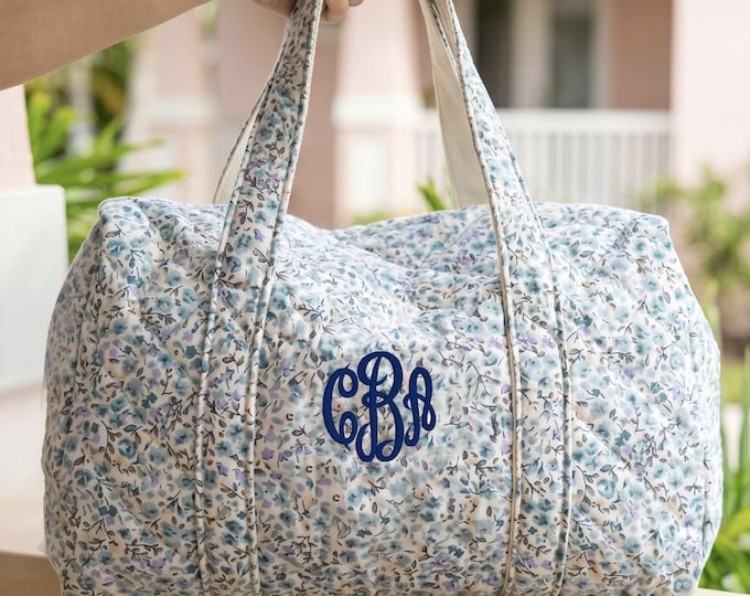 Embroidered Quilted Tote Bag, Monogrammed Duffle Bag Floral, Bridesmaid Gift, Bridal Party Bag, Overnight Bag with Zipper