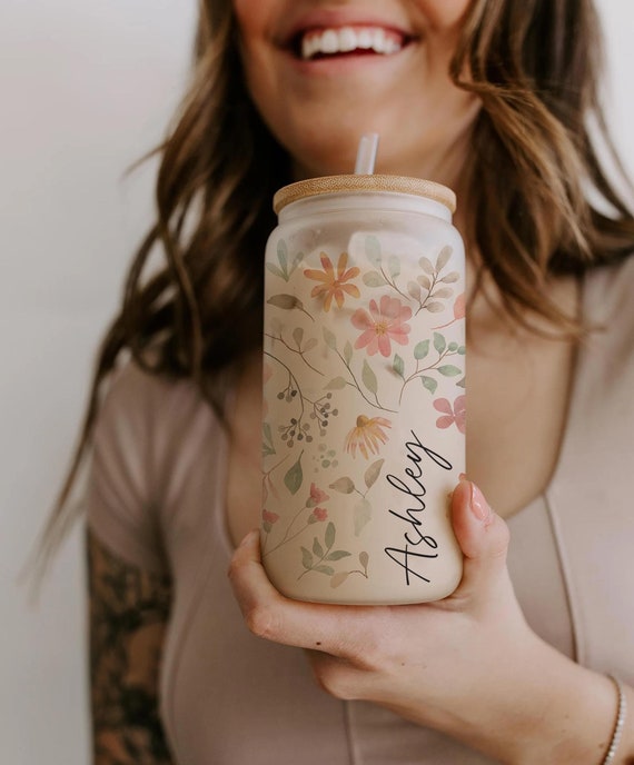Personalized Iced Coffee Cup Wildflower Floral, Custom Can Glass with Lid Straw Bridesmaid Gift, Bachelorette Glass Cup, Bridesmaid Proposal