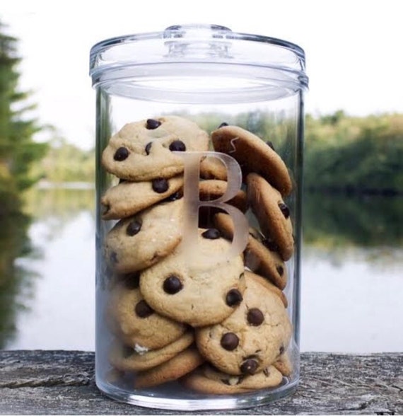 Personalized Engraved Lucite Round Cookie Jar With Air Tight Cover 98 Oz. 