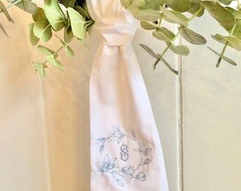 Magnolia wreath Monogram Door Hanger/Wedding Sash, Gift, Housewarming, Mother's Day, Decoration, Holiday, Personalized