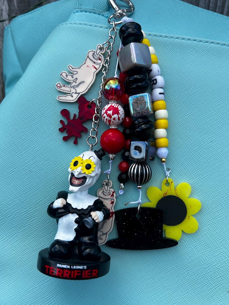 Art the Clown Keychain: Terrifier Horror Bag Charm, Spooky Halloween ...