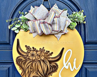 Highland Cow Wooden Door Hanger: Rustic Farmhouse Spring Decor