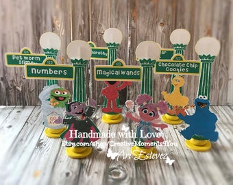 Sesame Street Mini Lamp Post, Elmo/ Sesame Street Food buffet card, Sesame Street Place Cards, Sesame Street Birthday Party / Set of 6