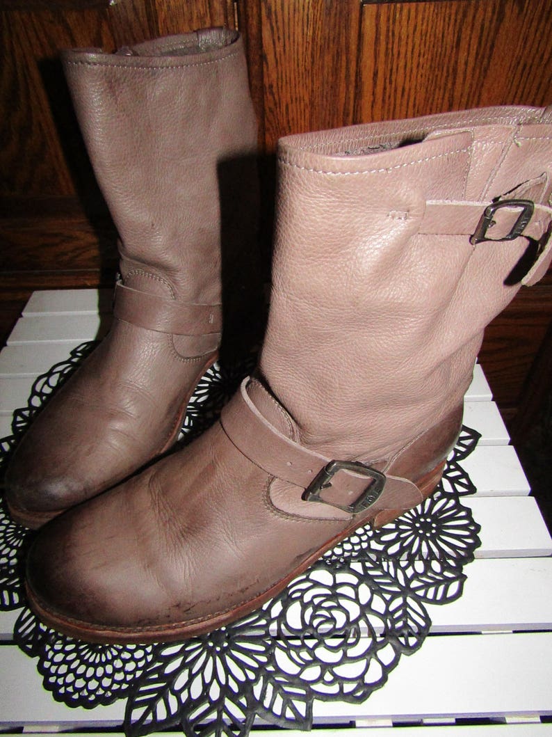 Frye Boots Engineer Style Garment leather Taupe Distressed Vintage Recycled Women's size 11 Med/ Narrow image 3