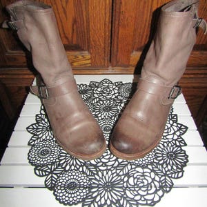 Frye Boots Engineer Style Garment leather Taupe Distressed Vintage Recycled Women's size 11 Med/ Narrow image 5