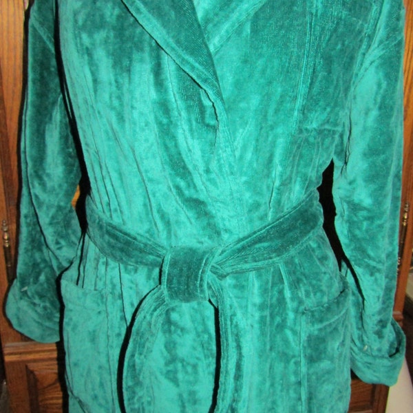 Robe ~ Terrycloth ~ Vintage ~ New ~ Unisex ~ Adonna Brand ~ Medium Size ~ 100% Cotton ~ Made in Brazil ~