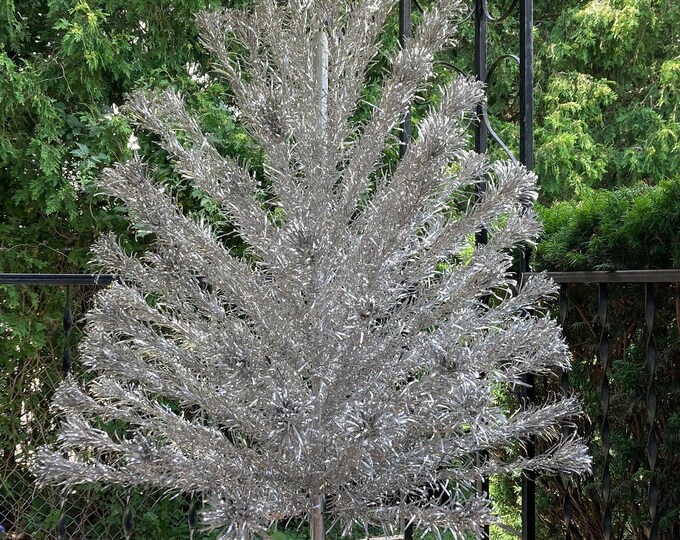 Vintage Evergleam 6 Foot Silver Aluminum Christmas Tree 91 Branches