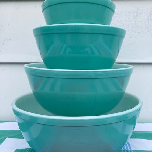 カナダパイレックス　ロビンスエッグブルー Pyrex Robin's Egg Blue Bowl, No 303 Mid Century - Etsy