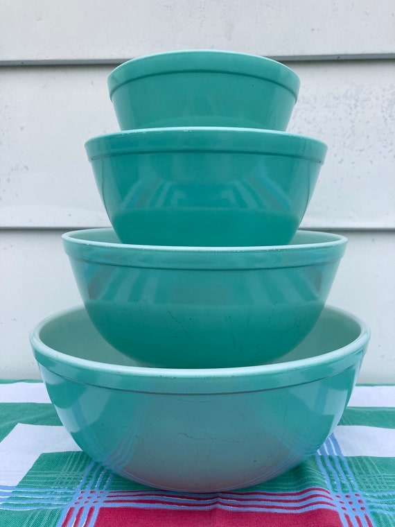 Vintage Complete Pyrex Robins Egg Blue Turquoise Mixing Bowl Set