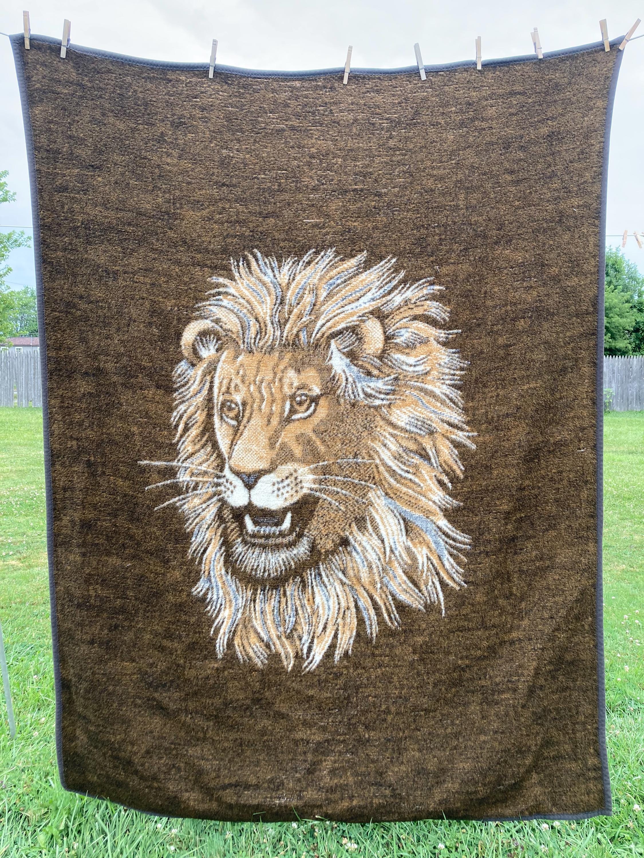 Vintage 1980s Safari Weavers Lions Head Acrylic Cotton Brown Tan