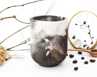 Tasse de poterie faite à la main unique | Tasse à café ou à thé minimaliste | Céramique boho moderne | Tasse esthétique terreuse | Cadeau prêt à expédier | 250 ml