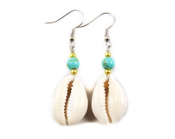 Boucles d’oreilles avec coquilles Cowrie et perles turquoise - Thaïlande Tribal Surfer Ear Dangles