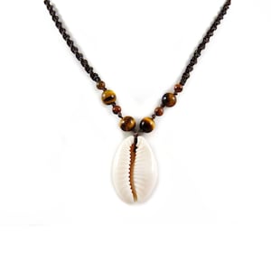 Halskette mit Kauri Muschel und Tigerauge Perlen - Thailand Makramee Surfer Tribal Stil