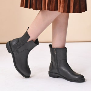 Handgemachte Damen Lederstiefel Winterschuhe,Schwarze Fußstiefel,Oxford Damen Schuhe,flache Schuhe,kurze Stiefel,Booties,Schwarze Stiefel,Große Stiefel Bild 2