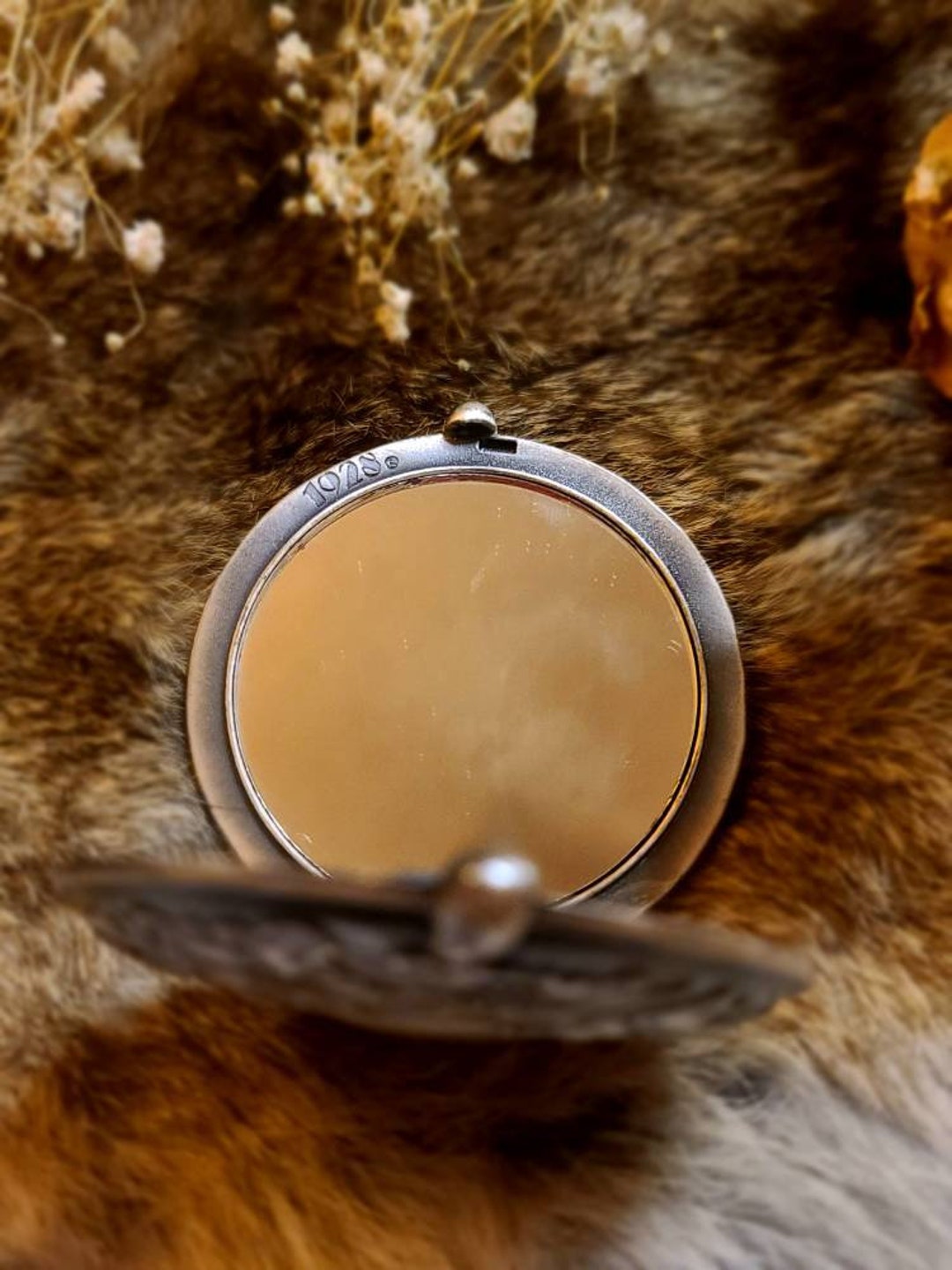 1928 ヴィンテージ　 ミラーコンパクト 1928 Antique Mourning Compact Mirror - Etsy