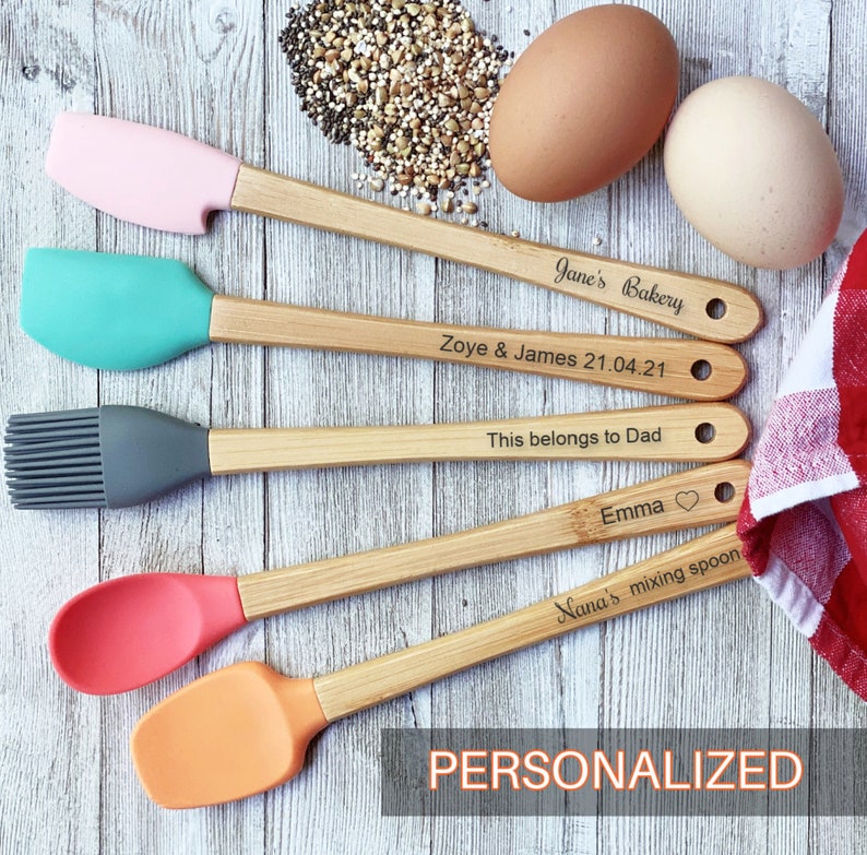 Personalized spatula engraved kitchen utensils Mother's image 0