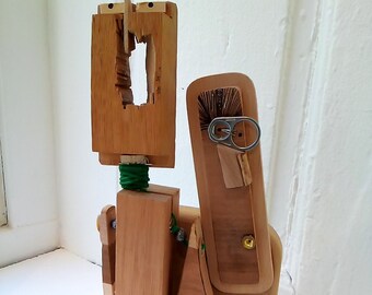 Wooden Sculpture "The friends or funny birds" selected pieces of scrap wood etc. What story does it tell you? LydieLYK Art Récup