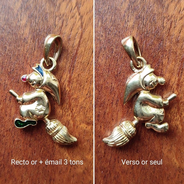 Mini Pendentif sorcière sur balai - Superbe à porter sur les 2 faces, Côté Recto 3 émails Nez rouge Cheveux bleu pied vert ou Côté Verso or