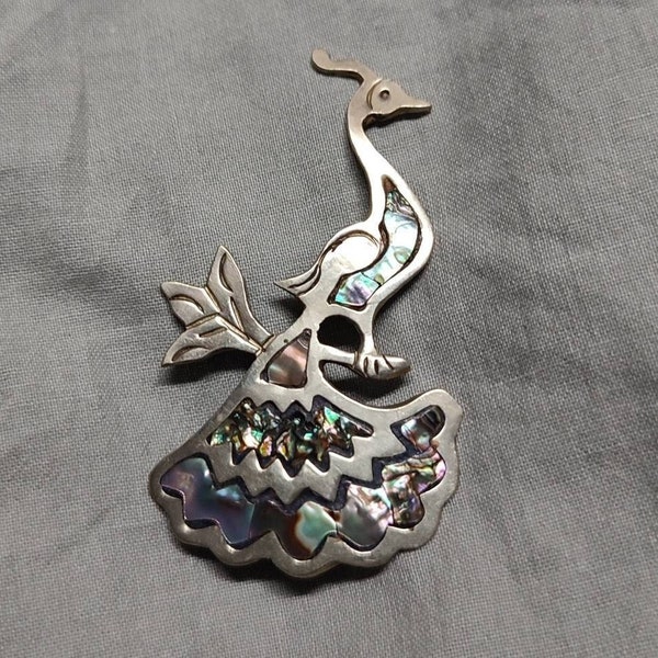 Mexico Paon alpaga argent abalone, oiseau stylisé, Artisanat Broche pour lui ou elle, Symbole amour renouveau, mosaïque nacre ormeau 1980