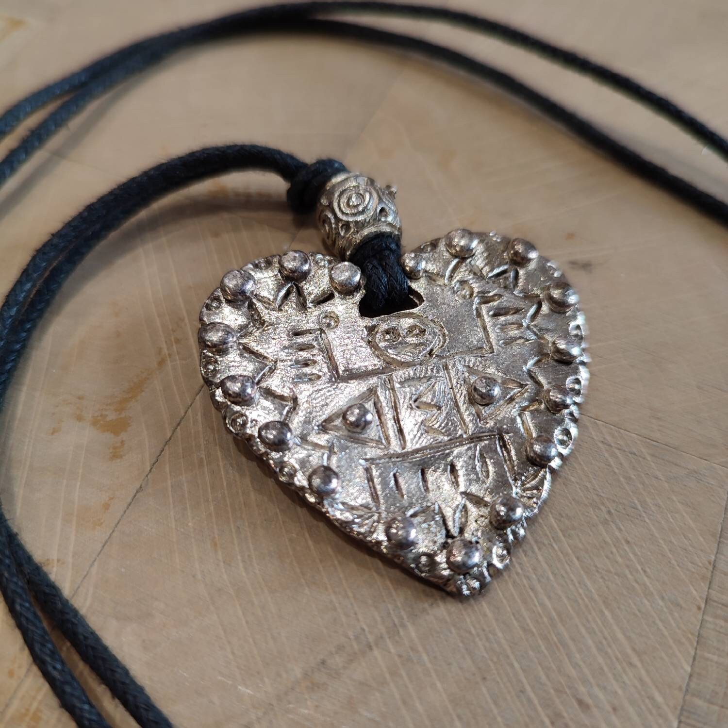 仏国Jacky de G 80'sVintageハートネックレス JACKY DE G. Paris Heart Pendant on Black Cord Vintage 1980