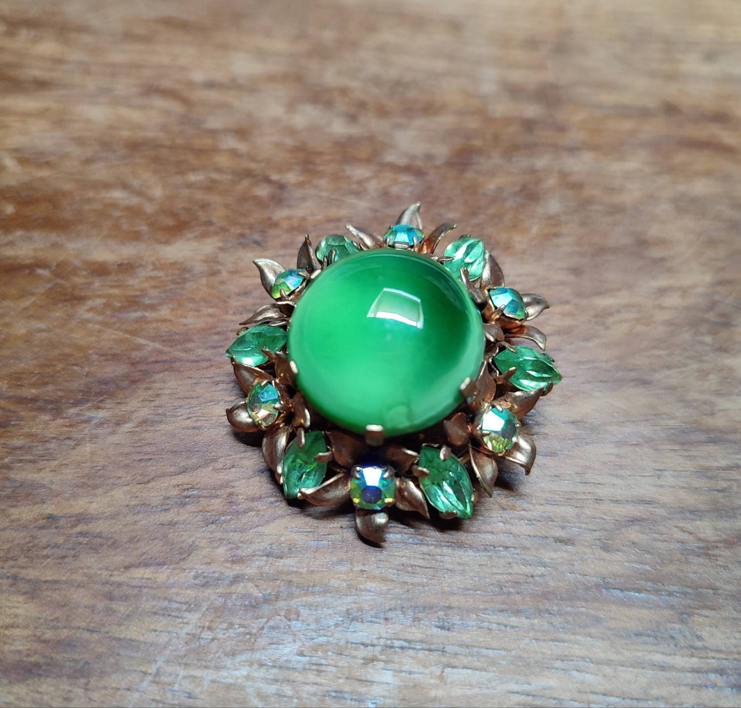 Art Deco Sublime Moonglow Brooch 1940-1950-1960 Flower Leaf  display picture 2