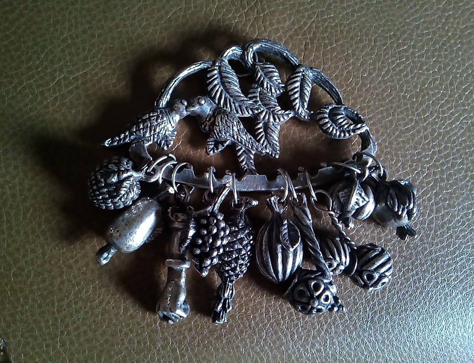 Antique Penca de Balangandan ~ Amulette Massive Antique Brésilien, Marquage Au Dos Gerson, Feuillage