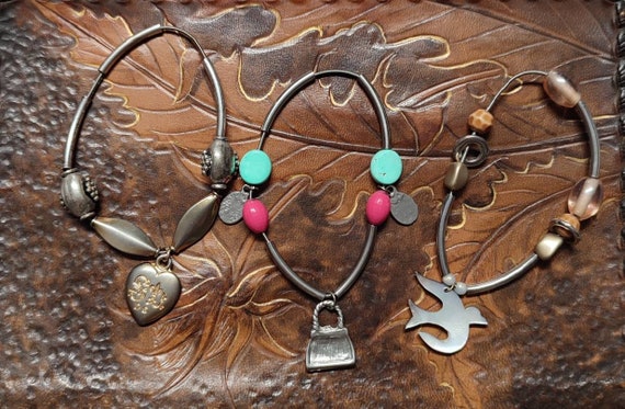 Trio Bracelets charms on elastic link Vintage "SL… - image 5