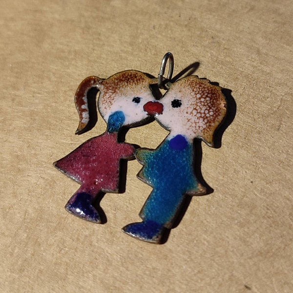 French kiss, Bisou d'amoureux, Pendentif émaillé Porte bonheur chance, Vintage bouche en coeur rouge, rosé bleu noir, gri-gri amour toujours