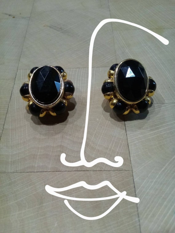 Designer couture style, imposing black gold clip … - image 1